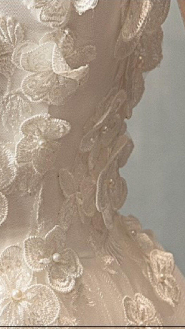 AIIZIE THREE-DIMENSIONAL FLOWER DRAG-TAILED WEDDING DRESS IN WHITE - product image