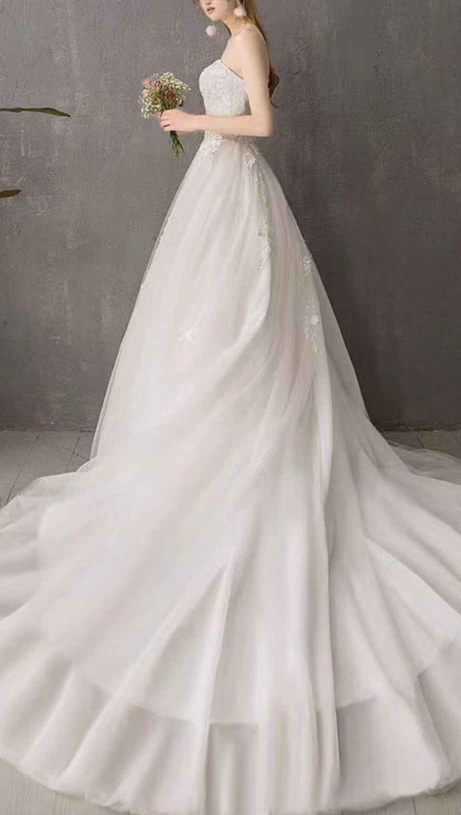 STRAPLESS LACE EMBELLISHED SHAGGY YARN DRESS IN WHITE