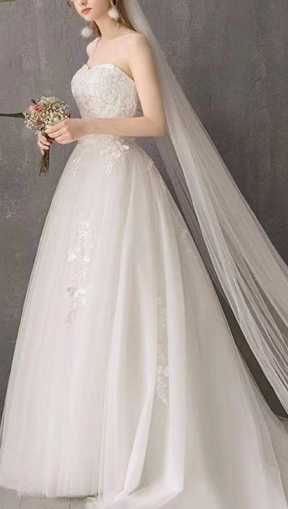 STRAPLESS LACE EMBELLISHED SHAGGY YARN DRESS IN WHITE