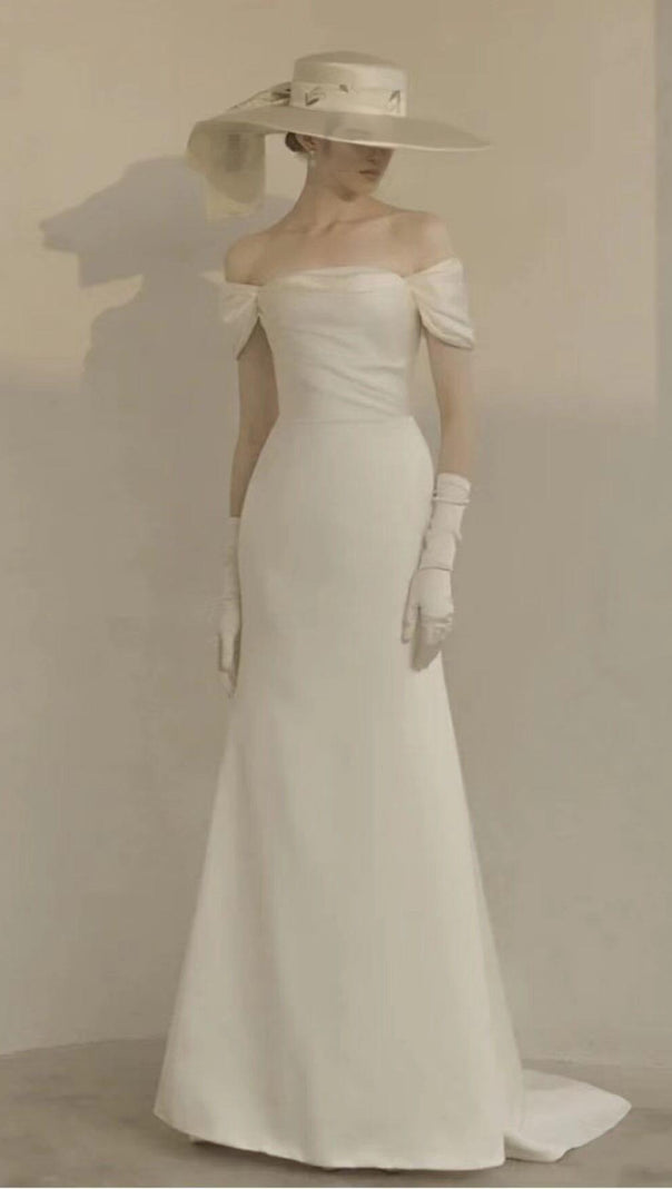 AIIZIE ONE-LINE SHOULDER AND WAISTED FISHTAIL DRESS IN WHITE - product image