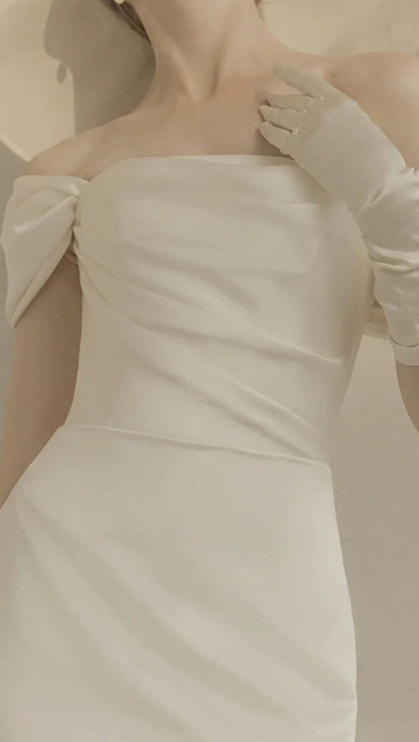 AIIZIE ONE-LINE SHOULDER AND WAISTED FISHTAIL DRESS IN WHITE - product image