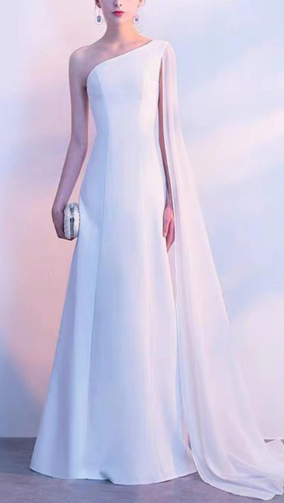 LONG YARN SLOPING SHOULDERS FISHTAIL DRESS IN WHITE
