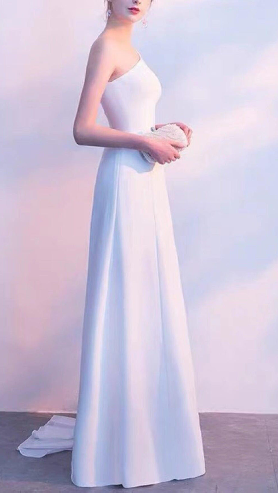 LONG YARN SLOPING SHOULDERS FISHTAIL DRESS IN WHITE