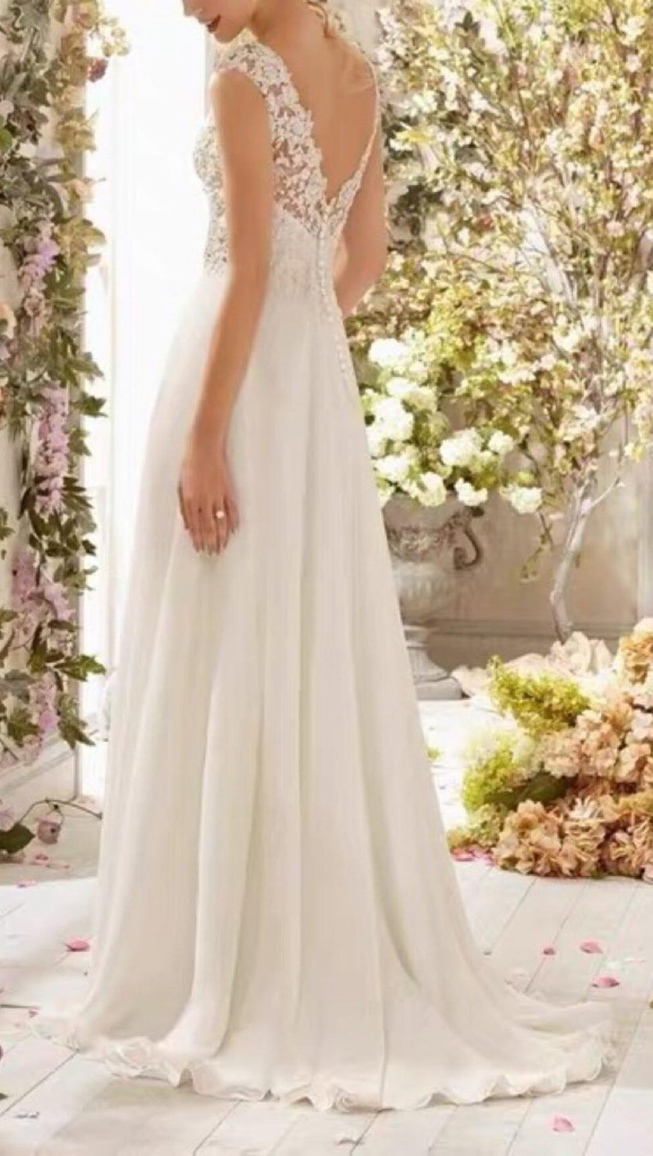 LACE CHIFFON FLOOR-LENGTH DRESS IN WHITE