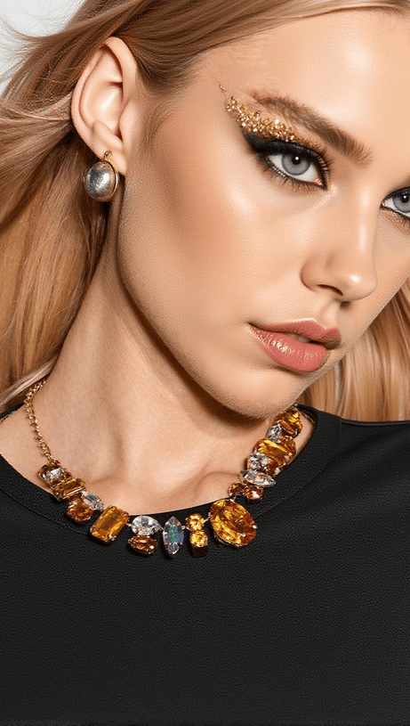 CRACO CRYSTAL EMBELLISHED NECKLACE IN YELLOW