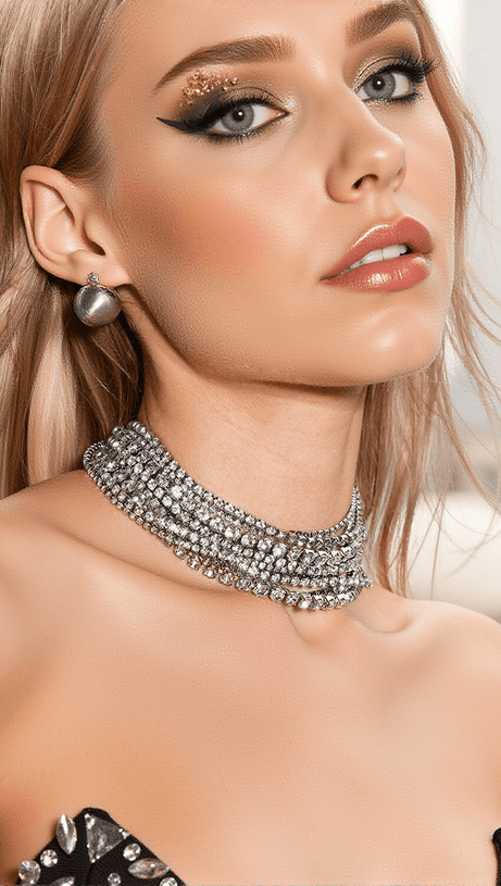 JAGO MULTI LAYERED CRYSTAL NECKLACE IN SILVER