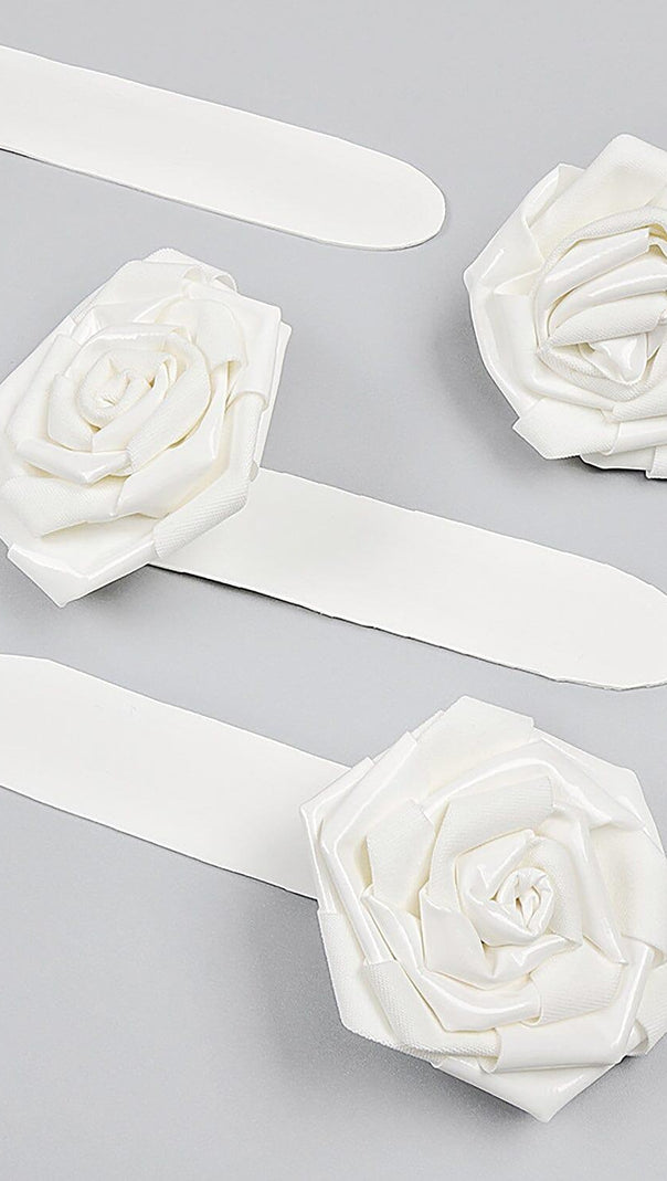 Glamouröses, hautenges Latexkleid in Weiß