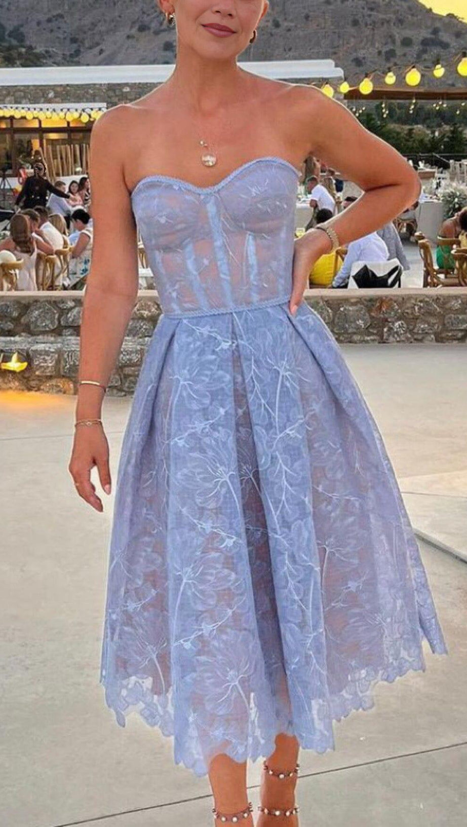 ABITO MIDI A FASCIA IN PIZZO BLU