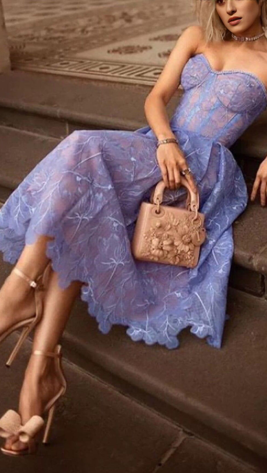 ABITO MIDI A FASCIA IN PIZZO BLU