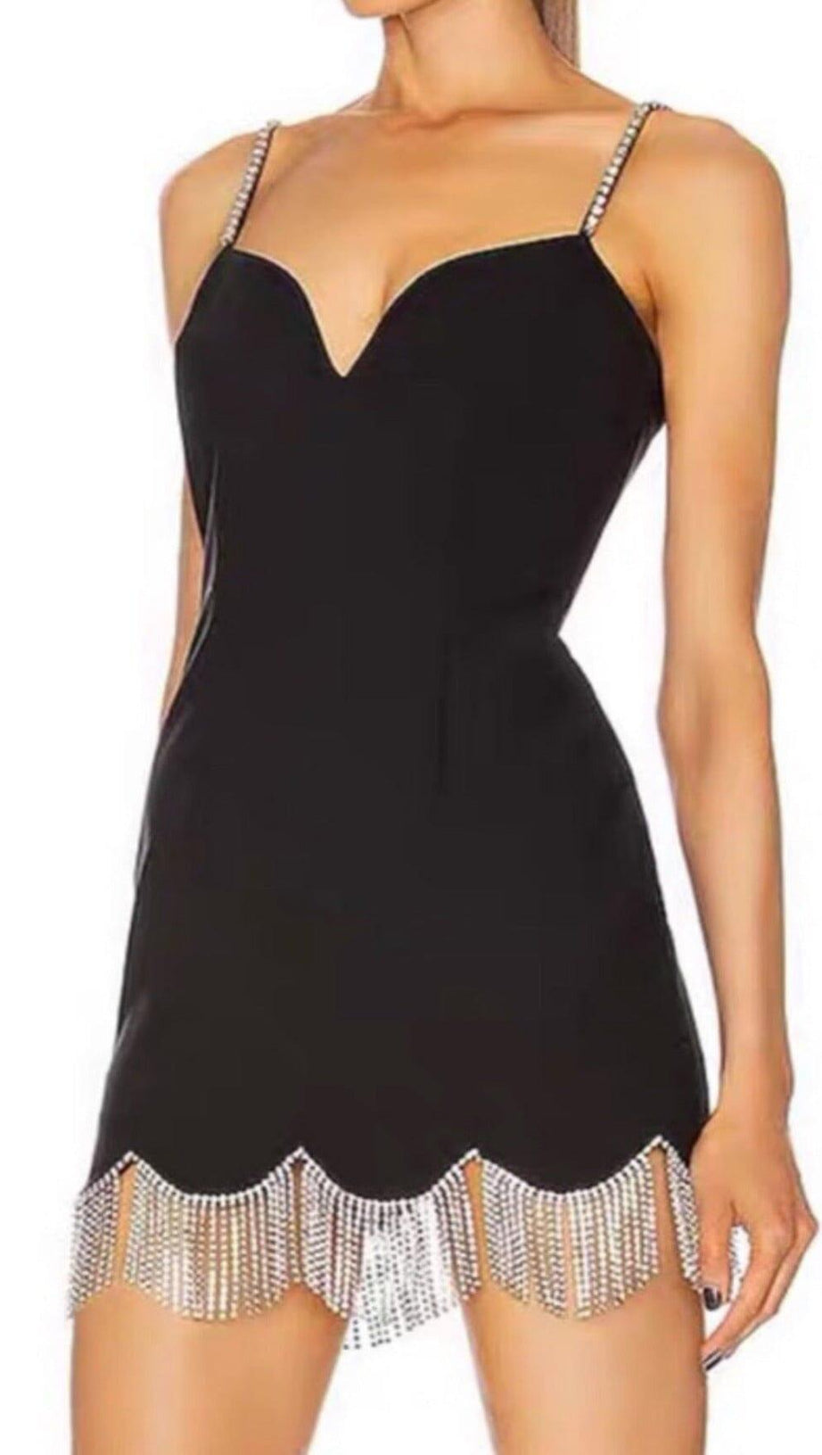 ABITO CON BRETELLE E FRANGE ONDULATE IN NERO