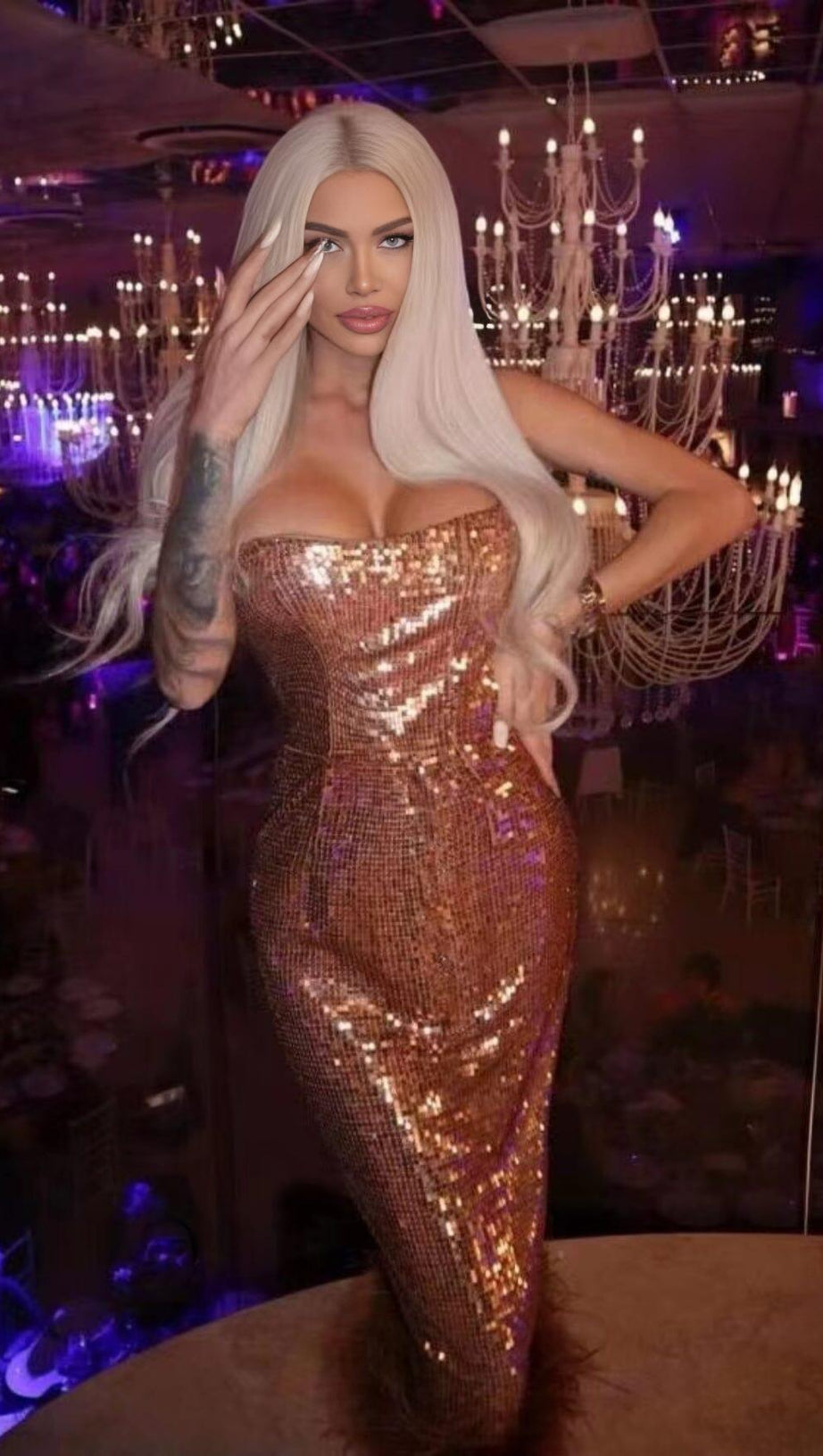 ABITO SLIM FIT IN PELUCHE CON PAILLETTES MARRONE