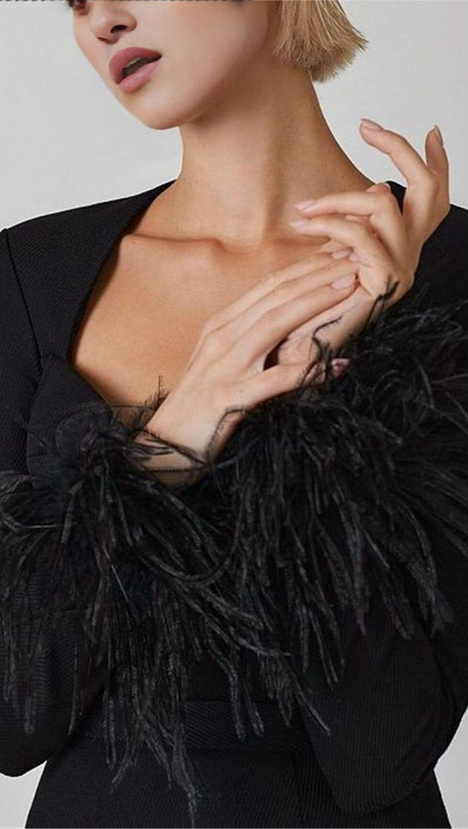 STRETCH LONG SLEEVES FEATHER MINI DRESS IN BLACK