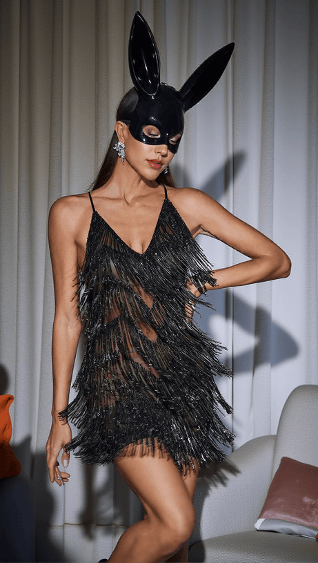 Fiadh – Schwarzes Minikleid aus Netzstoff mit Kristallketten und Fransen