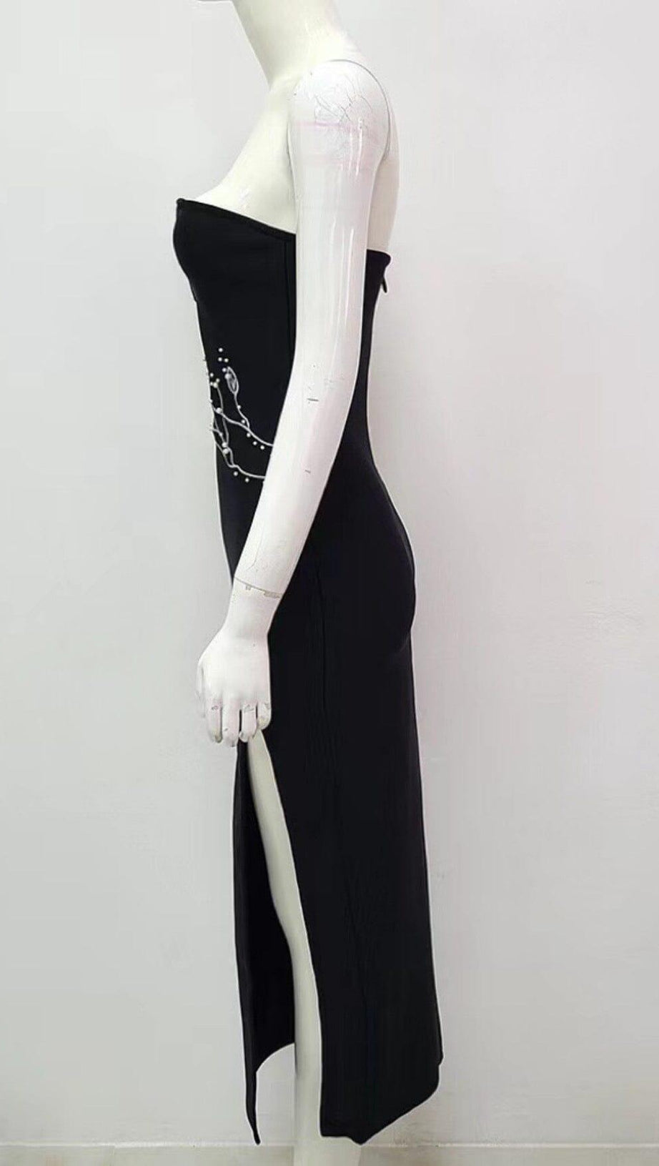 PEARL SKINNY MIDI DRESS IN BLACK
