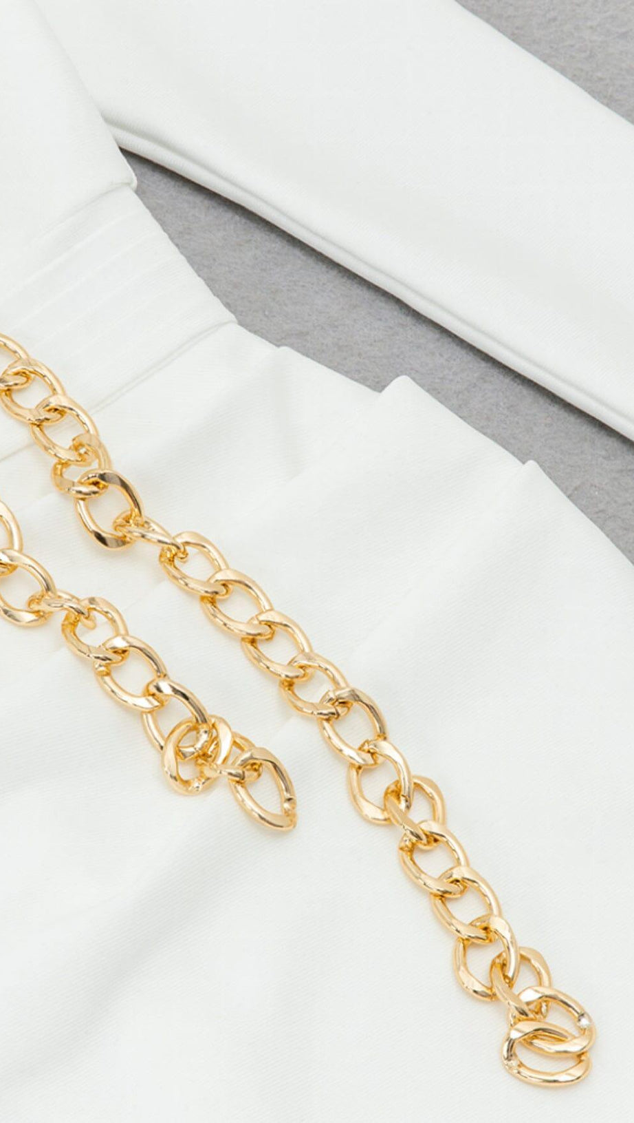 CHAIN KNITTED TIGHT MINI DRESS IN WHITE