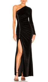 VELVET DIAMOND ONE SHOULDER SPLIT MAXI DRESS IN BLACK