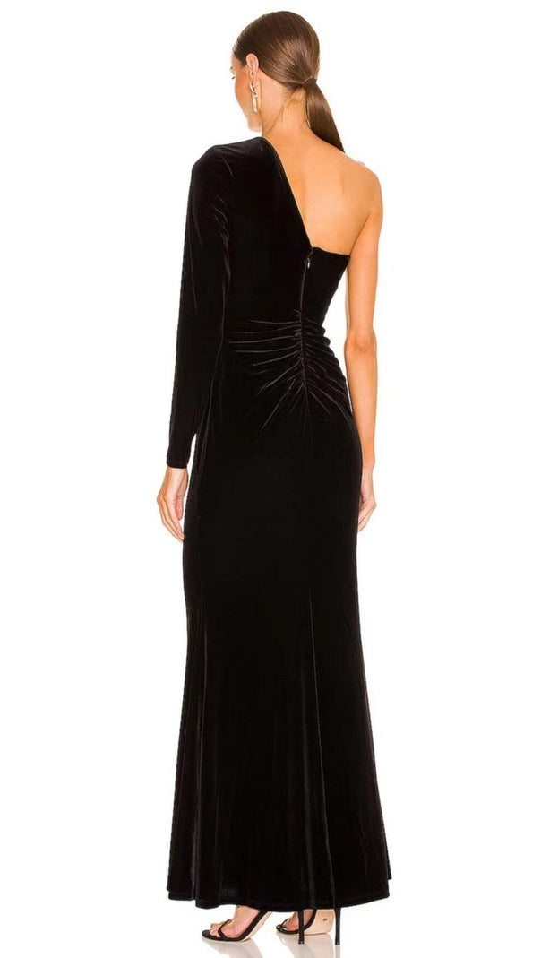 AIIZIE VELVET DIAMOND ONE SHOULDER SPLIT MAXI DRESS IN BLACK - product image