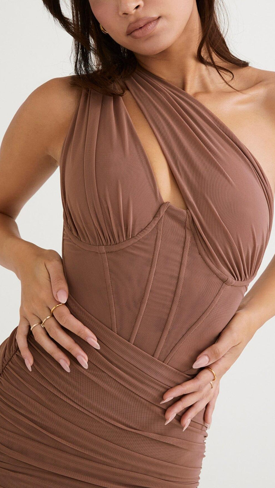 ASYMMETRIC CUTOUT MIDI DRESS IN MOCHA