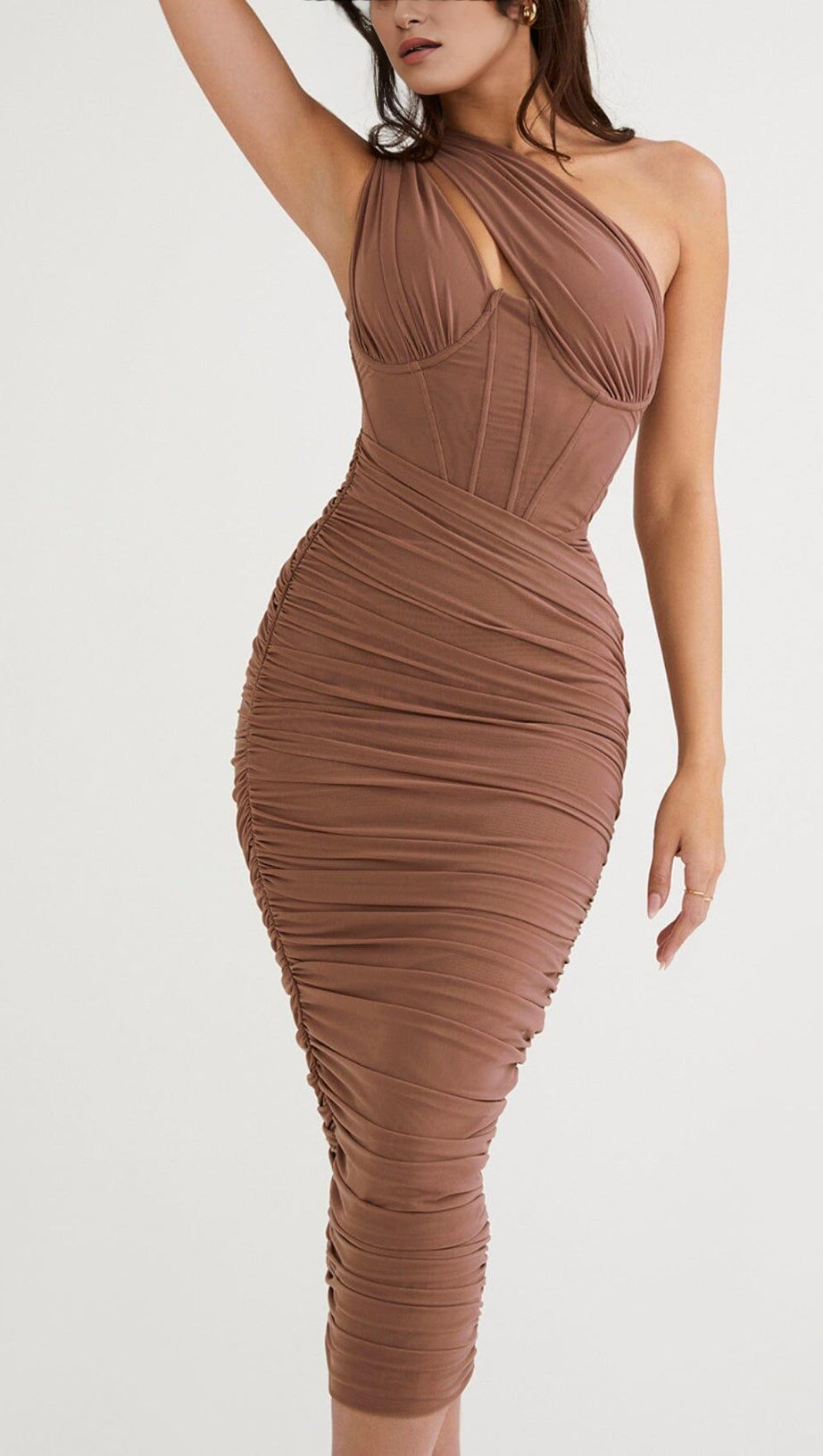 ASYMMETRIC CUTOUT MIDI DRESS IN MOCHA