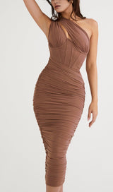 ASYMMETRIC CUTOUT MIDI DRESS IN MOCHA