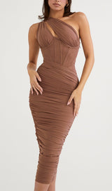 ASYMMETRIC CUTOUT MIDI DRESS IN MOCHA