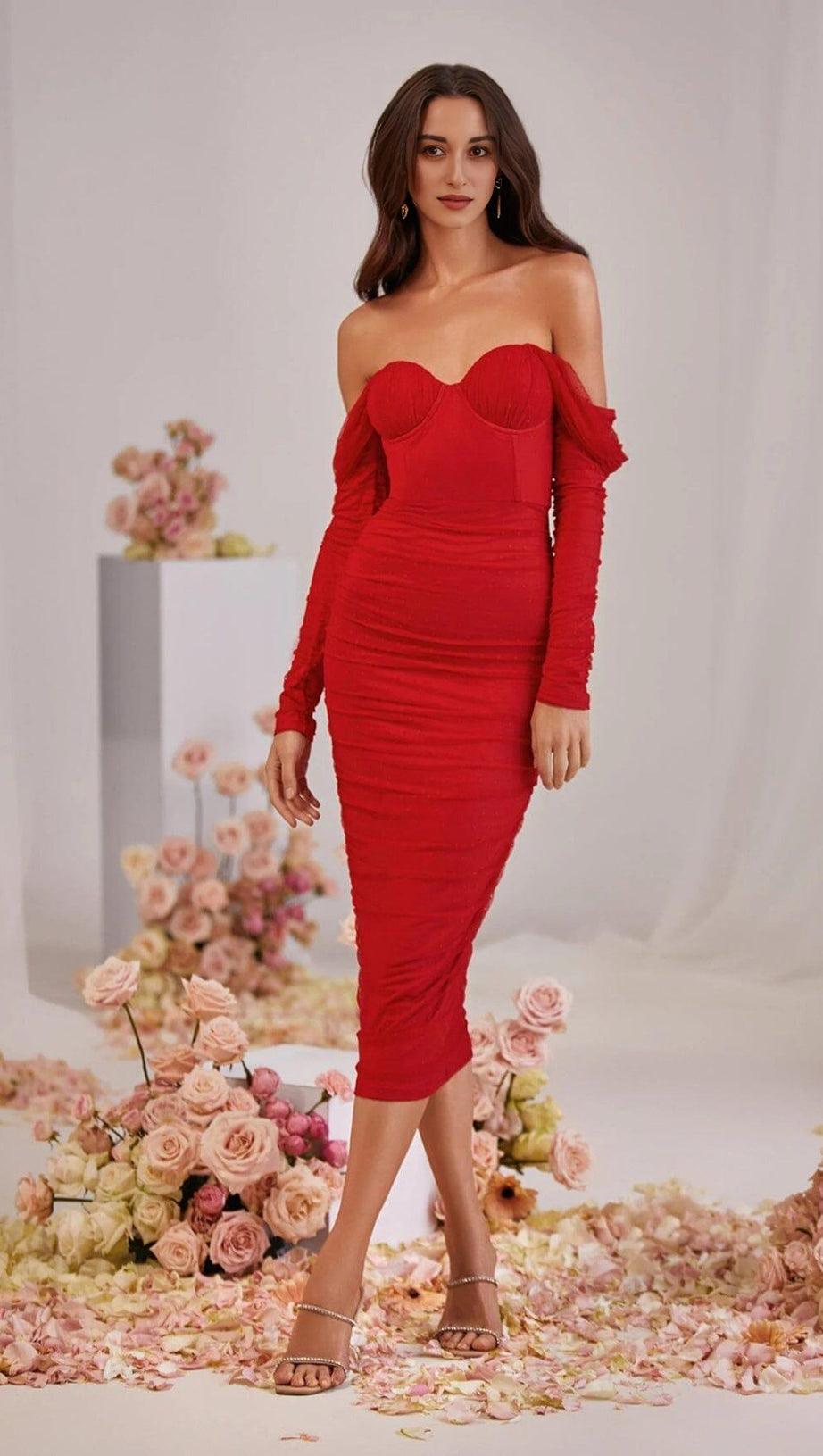 STRAPLESS STRAPLESS LACE MIDI DRESS IN RED