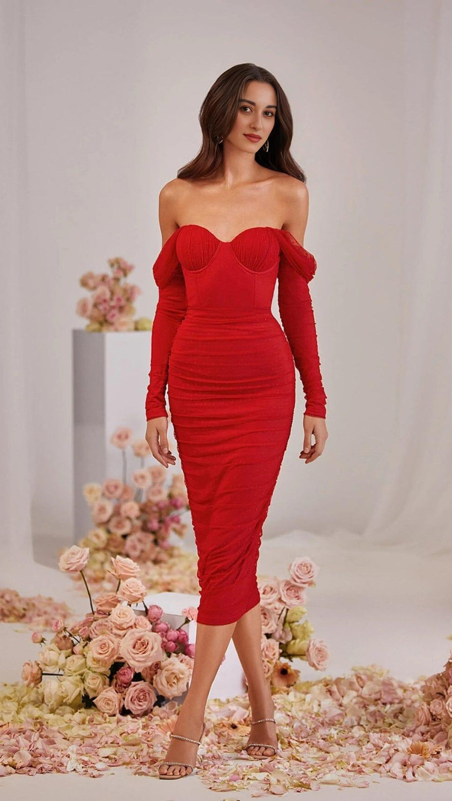 STRAPLESS STRAPLESS LACE MIDI DRESS IN RED