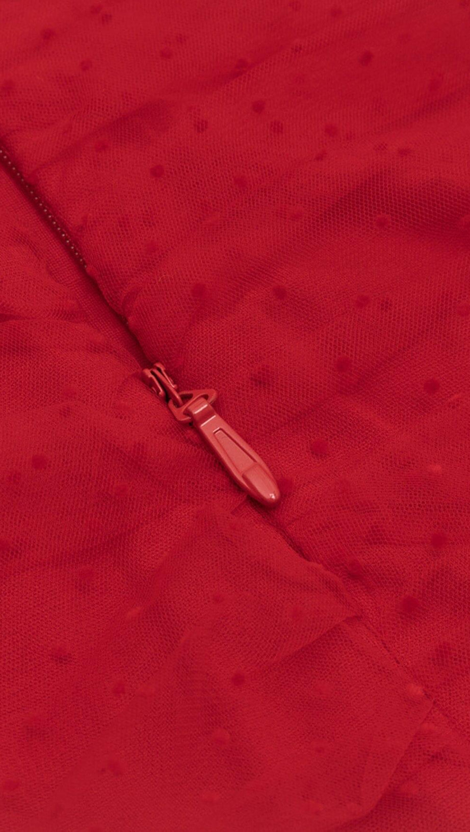 STRAPLESS STRAPLESS LACE MIDI DRESS IN RED