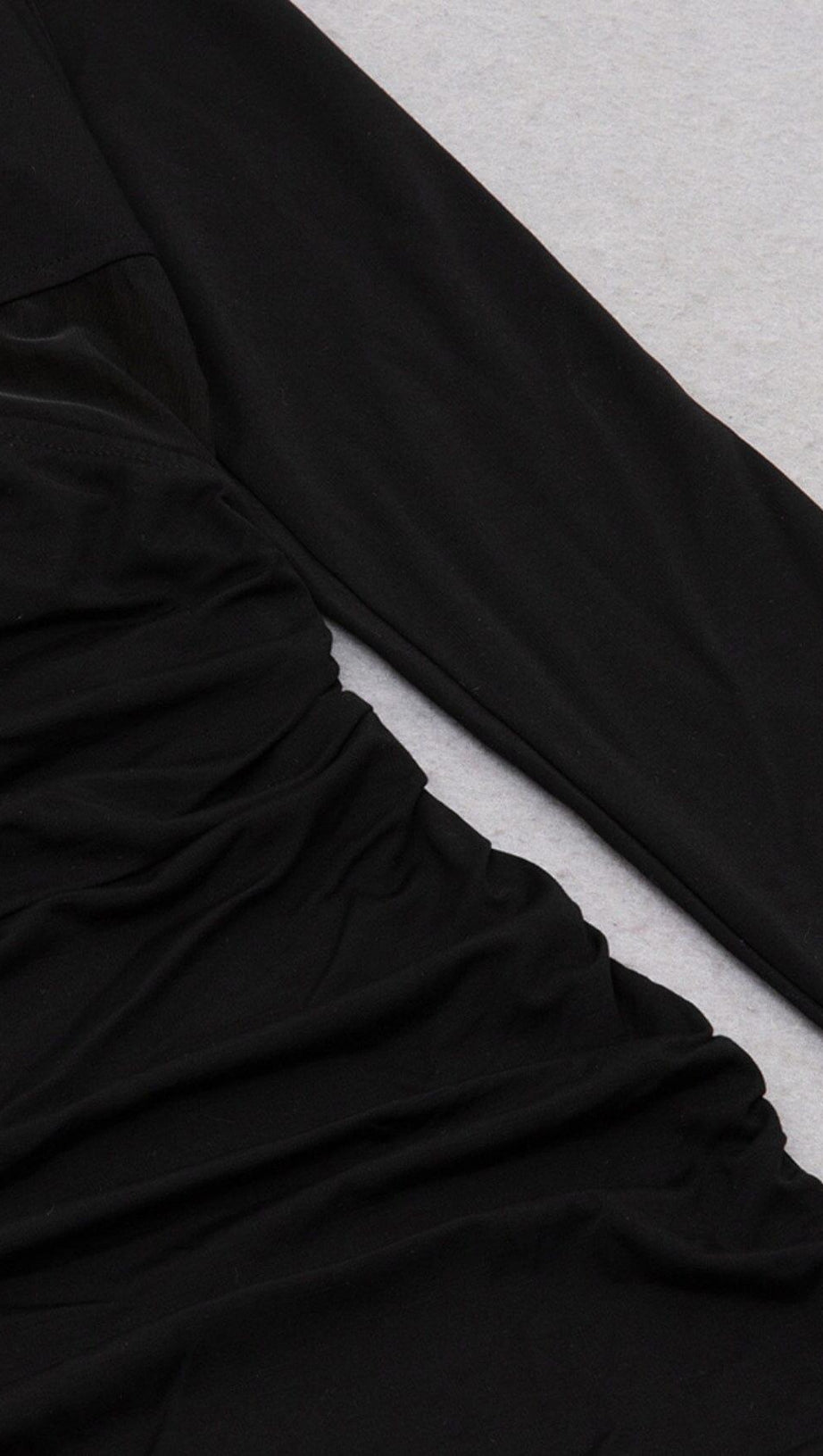 LONG SLEEVED V NECK PLEATED MIDI DRESS IN BLACK