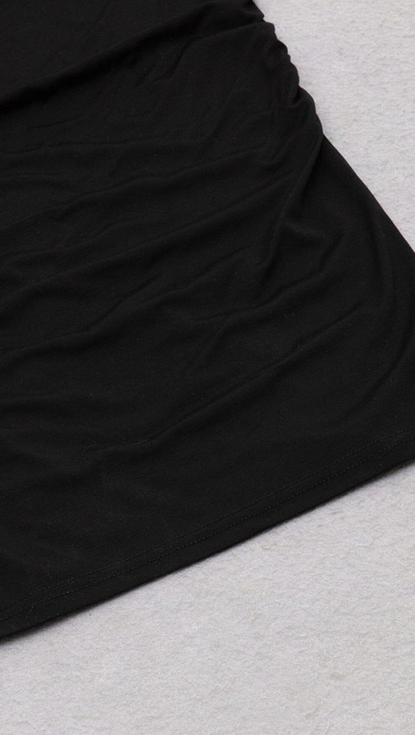 LANGÄRMELIGES MIDIKLEID MIT V-AUSSCHNITT UND PLISSEE IN SCHWARZ