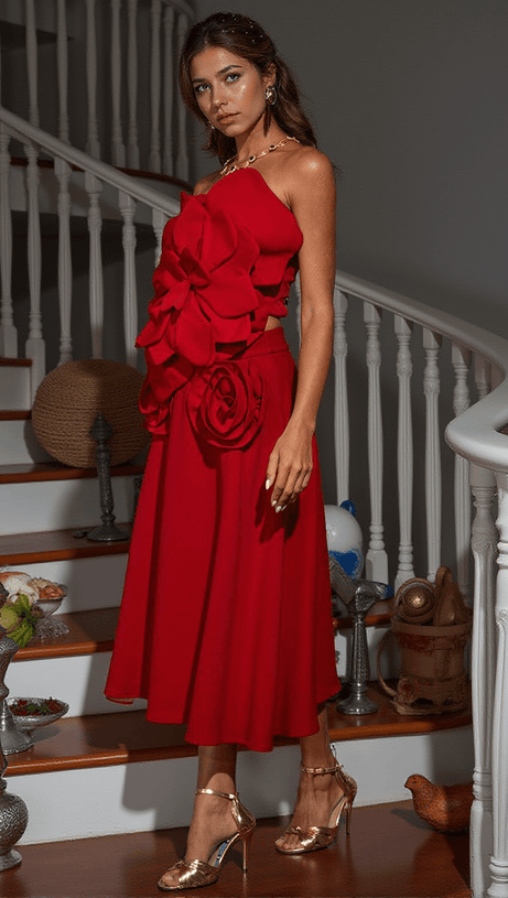 BAYARD STRAPLESS FLOWER TOP IN RED