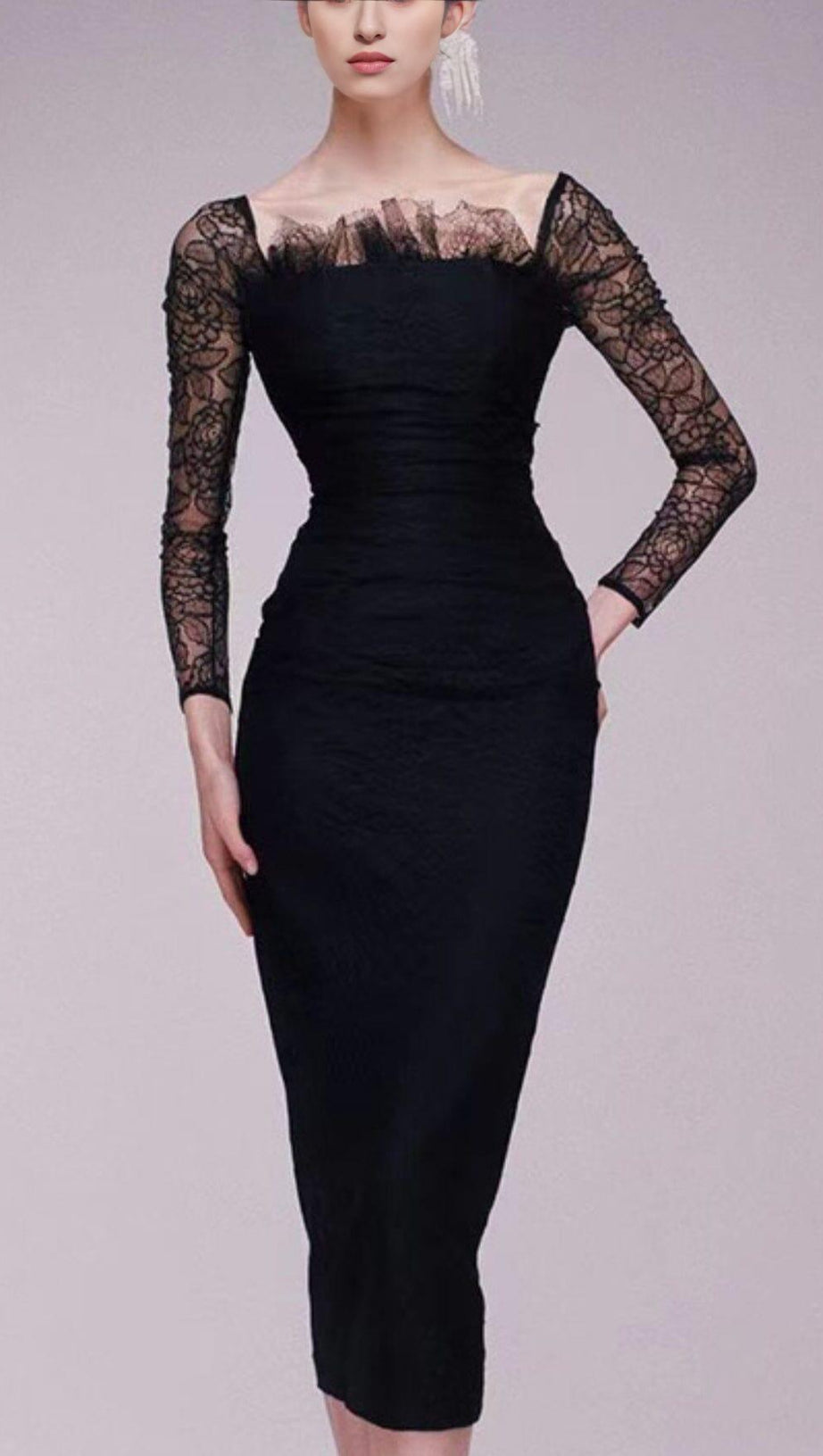 LACE LONG SLEEVE PLEATED DRESS IN BLACK