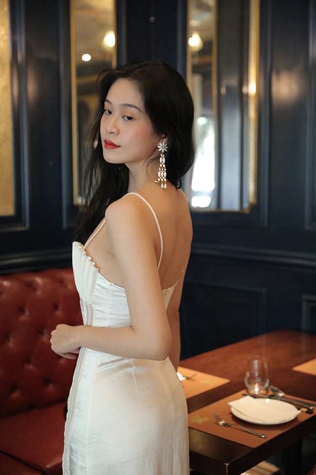 AIIZIE marjorie Shell Pleated Satin Midi Dress in white - product image