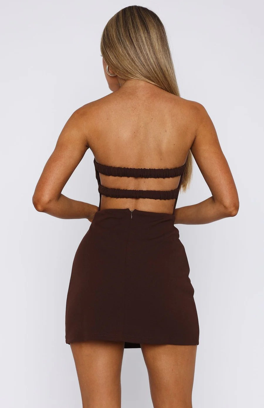 BACKLESS STRAPLESS SLIM MINI DRESS IN BROWN