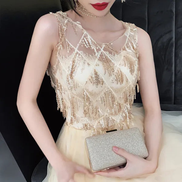 Goldenes Pailletten-Heimkehrkleid