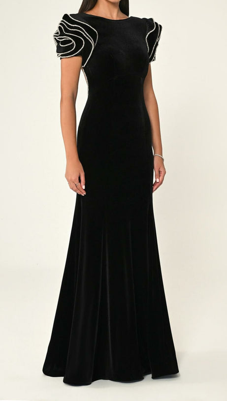 Jessie – Maxikleid mit Rüschenärmeln und offenem Rücken in Schwarz