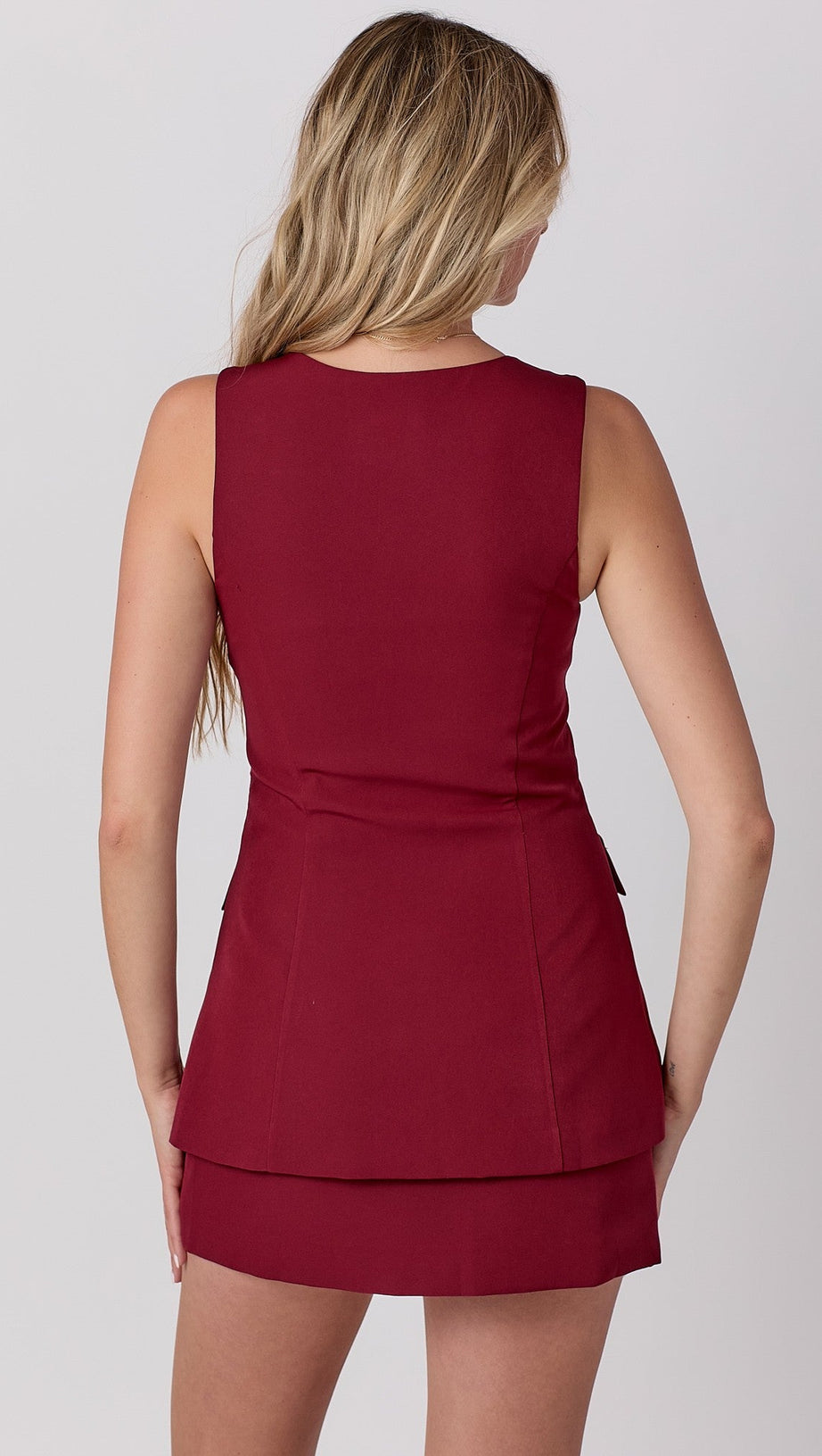 CREPE ROUND NECKLINE BUTTON SLEEVELESS ROMPER