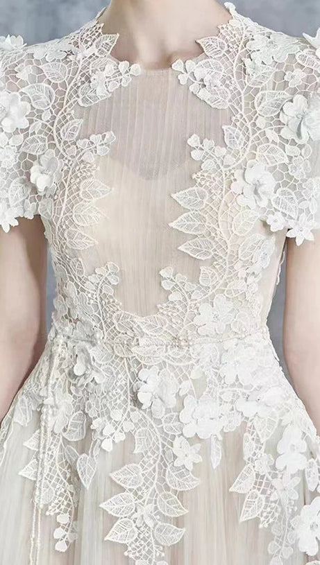 FLORAL APPLIQUÉ BODICE SLEEVELESS MIDI DRESS IN BEIGE