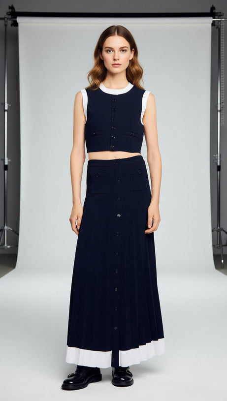 Elegant Two-Tone Cropped Knit Top | Sleeveless Button-Front with Contrast Trim