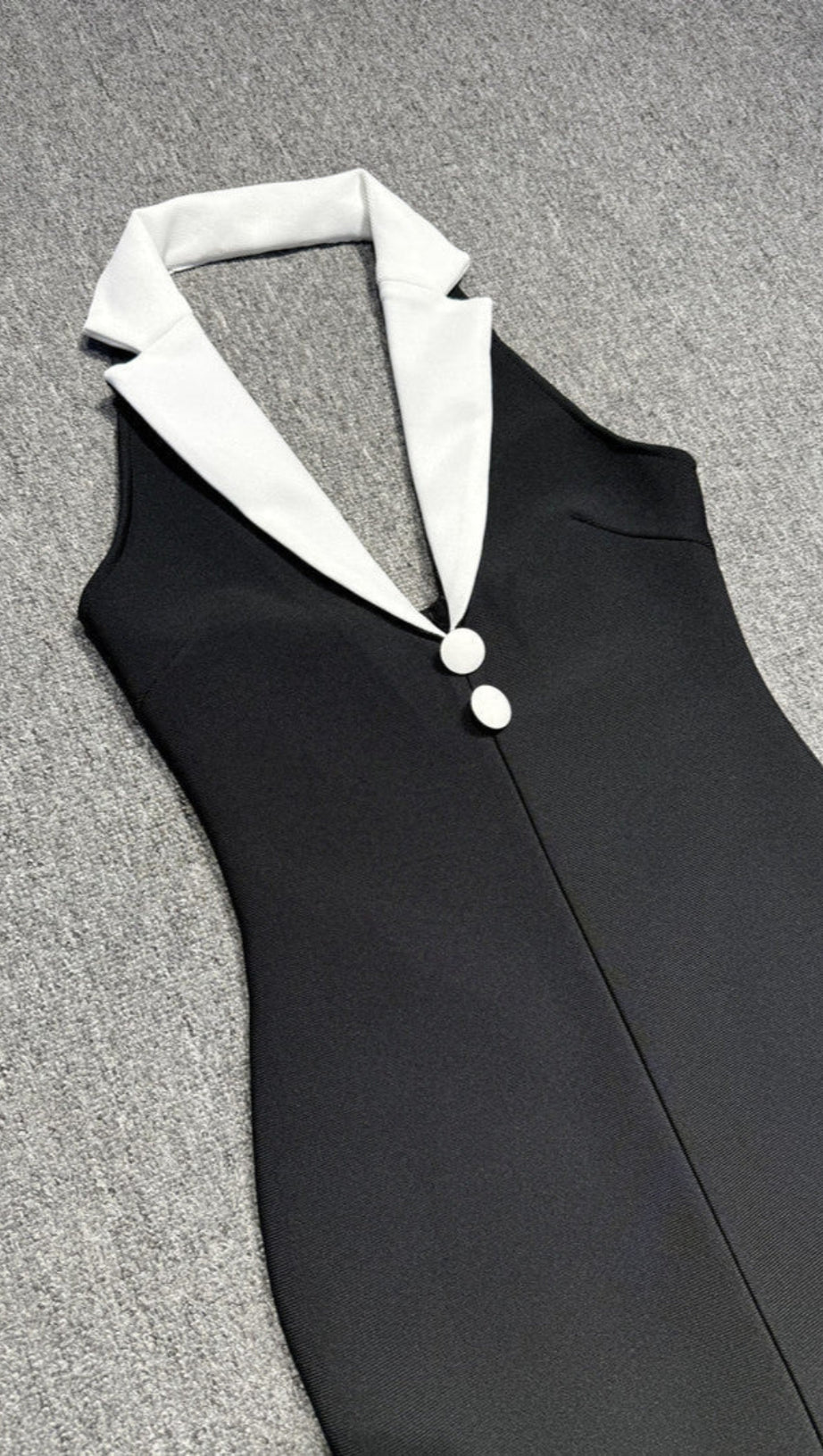 Tsanko Neckholder-Maxi-Bandagekleid