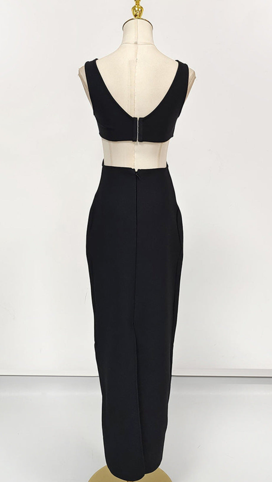 Maxikleid mit V-Ausschnitt und Blumenmuster in Schwarz