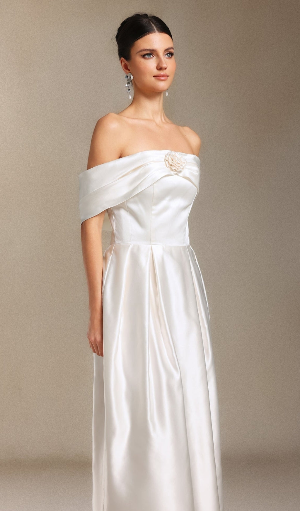 AIIZIE DONNA BARE SHOULDERS FLOWER CYLINDER MAXI DRESS IN WHITE - product image