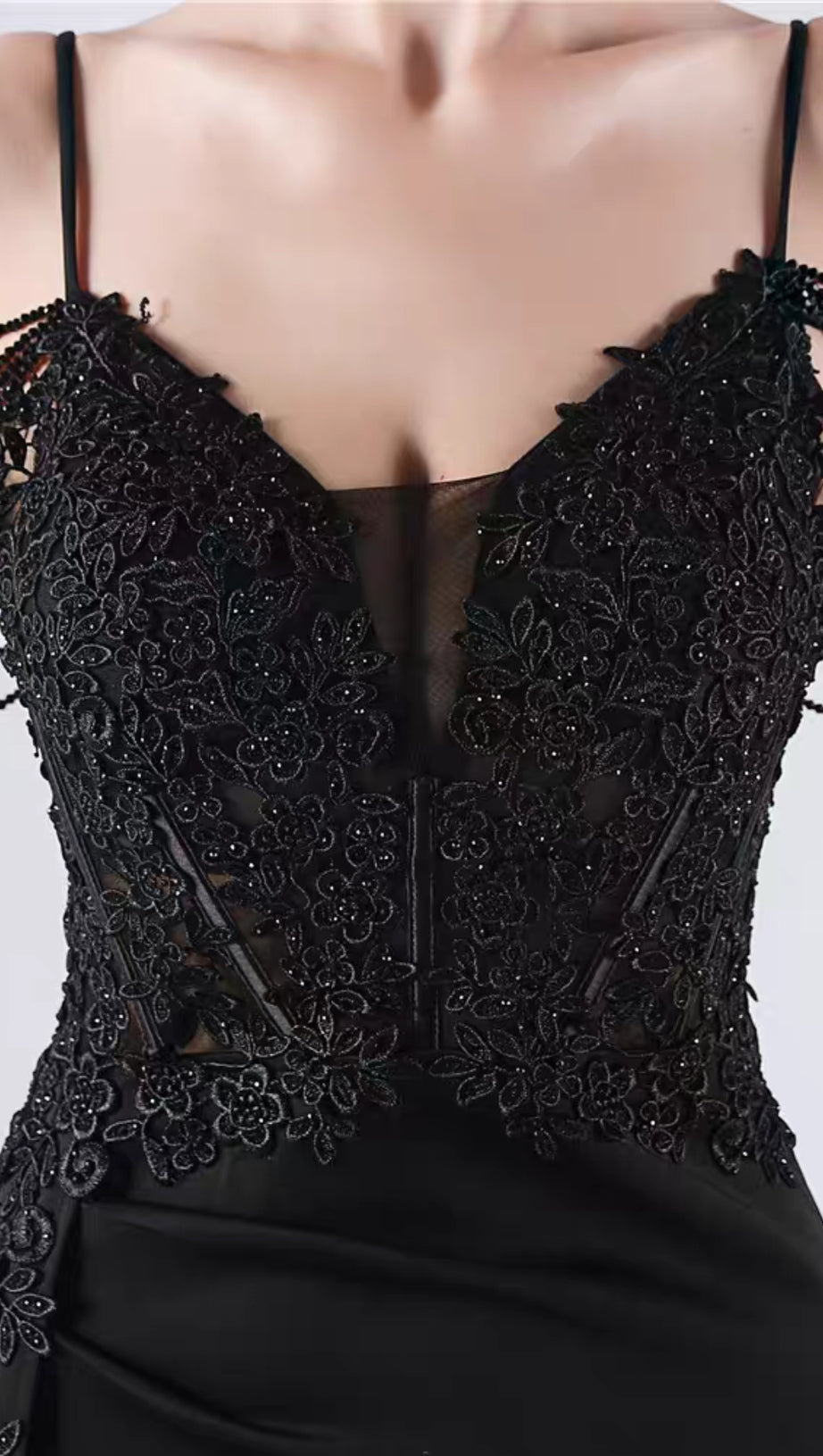 FLOWER BEAD CORSET MAXI DRESS IN BLACK