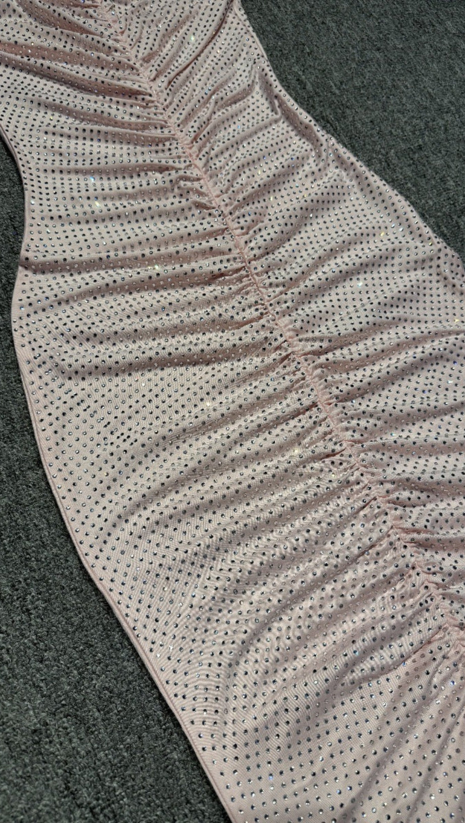 ABITO LUNGO SENZA MANICHE CON STRASS A MAGLIA CAVA ROSA