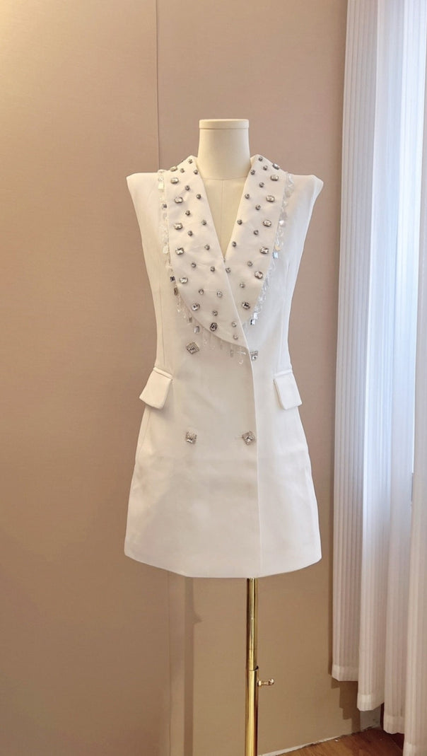 AIIZIE WHITE V-NECK SLEEVELESS DIAMOND MIDI SUIT TOP - product image