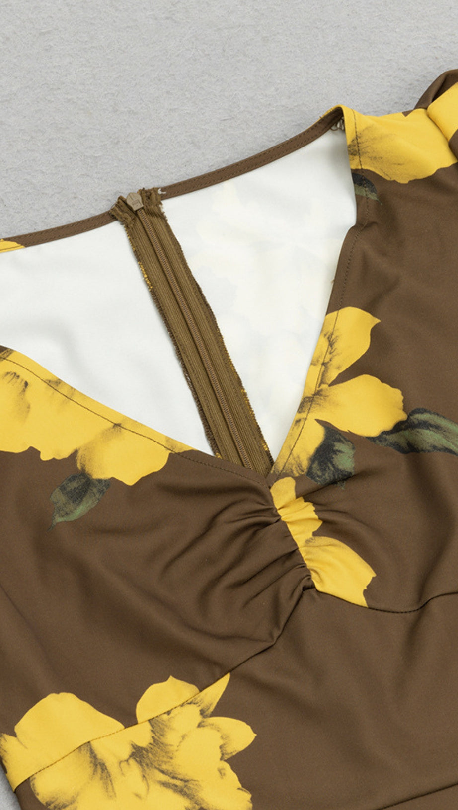 FLORAL - PRINT RUFFLED - SLEEVE TIE - NECK MIDI DRESS IN BROWN