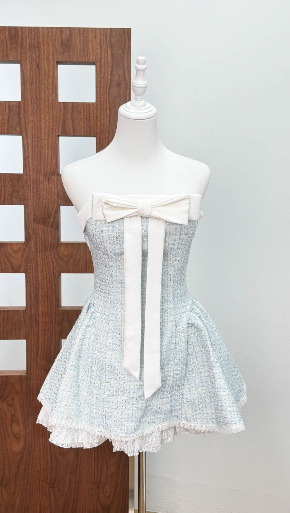 MINI ABITO CON TOP A TUBINO IN PIZZO INTRECCIATO CON FIOCCO ROSA