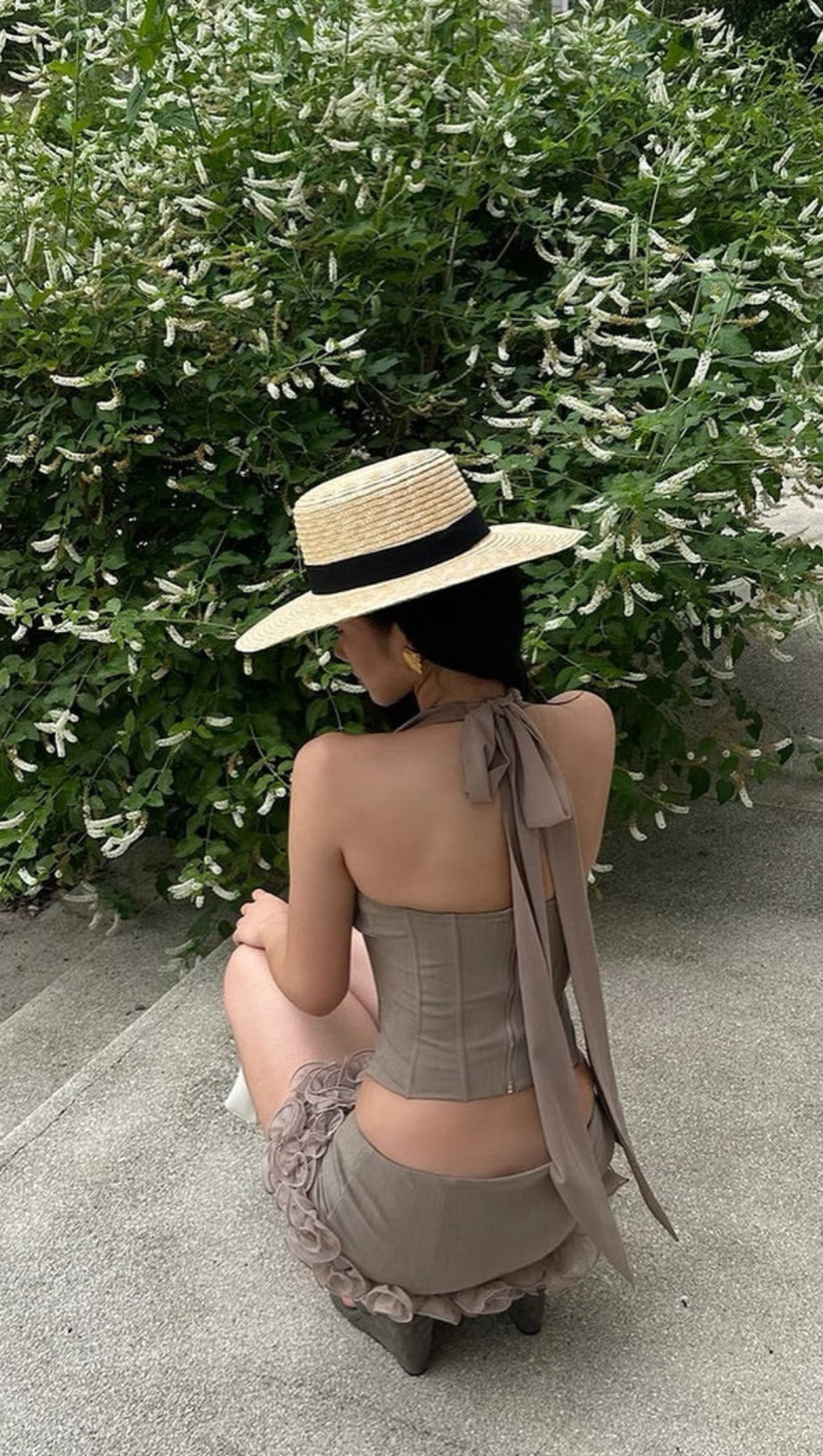 FLOWER EMBELLISHED MINI SKIRT IN KHAKI