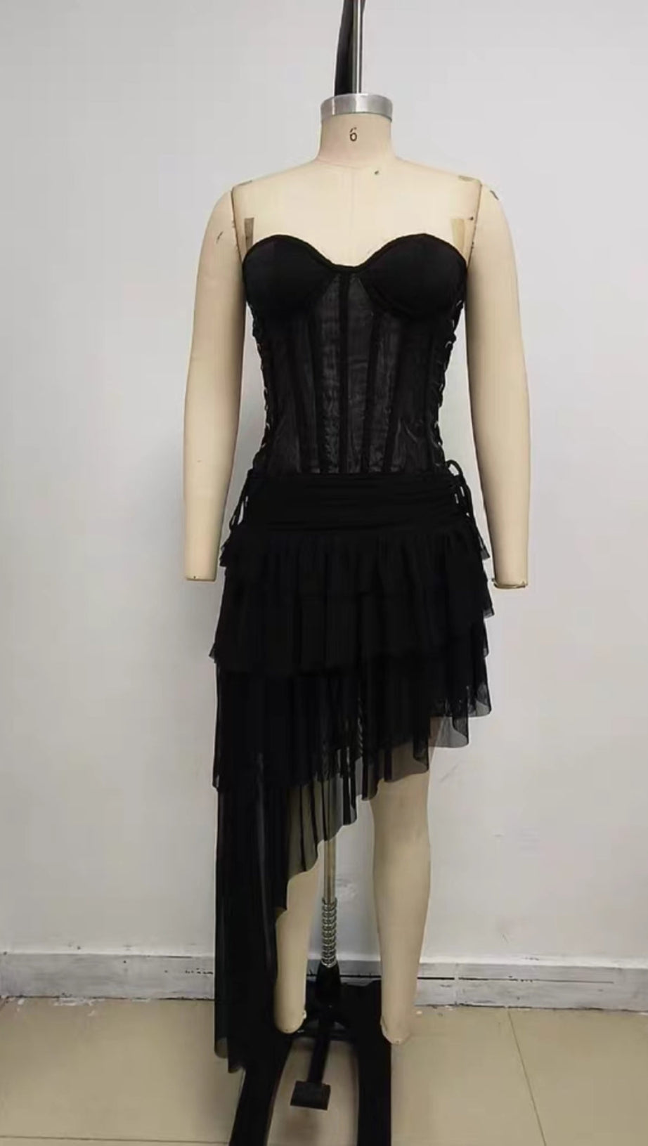 BLACK CORSET TOP & IRREGULAR MESH SKIRT TWO PIECES SET