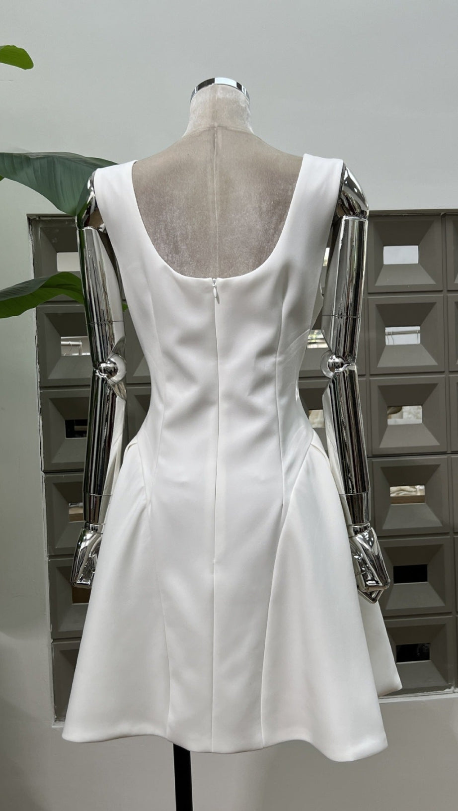 3D FLOWER PLEATED SLEEVELESS MINI DRESS